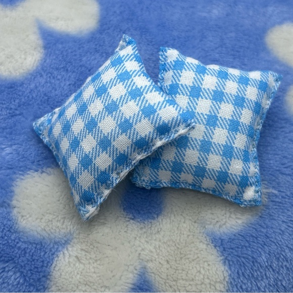 Blue Snowflake and Checkered Throw Pillow Set - Picture 3 of 4